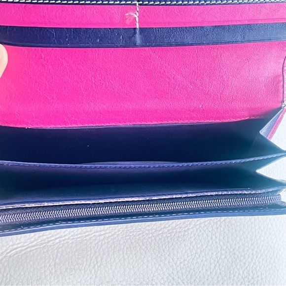 VISCONTI LEATHER MAIVE FUSCHIA PURPLE BIFOLD ZIPPED WALLET - Picture 11 of 16